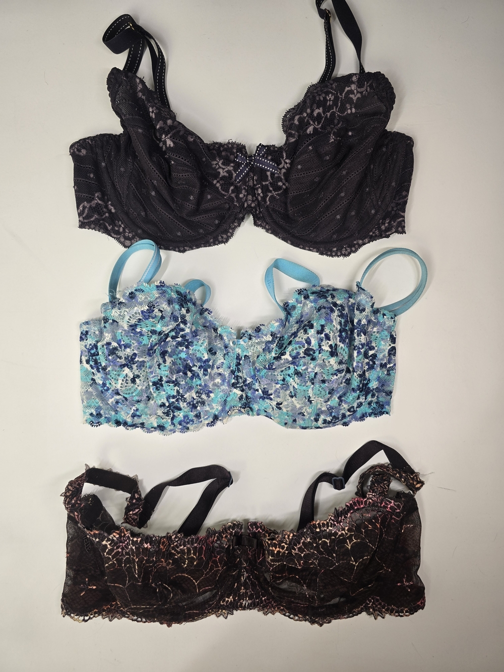 3 Chantelle Bra Size 34DD 36C Women’s Lace Underwire Bra - Black and Teal Floral